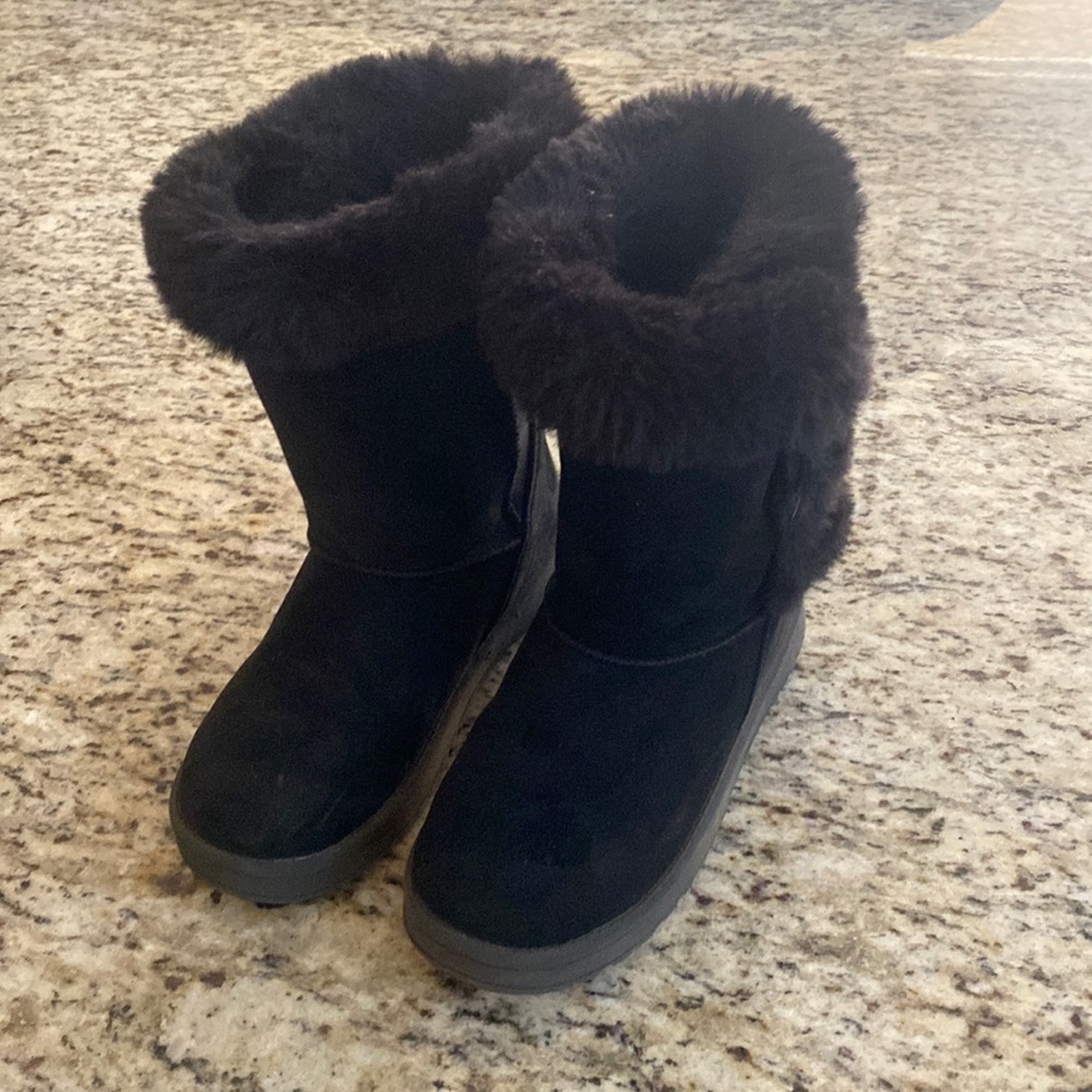 Size 1 Black Boots in great condition.